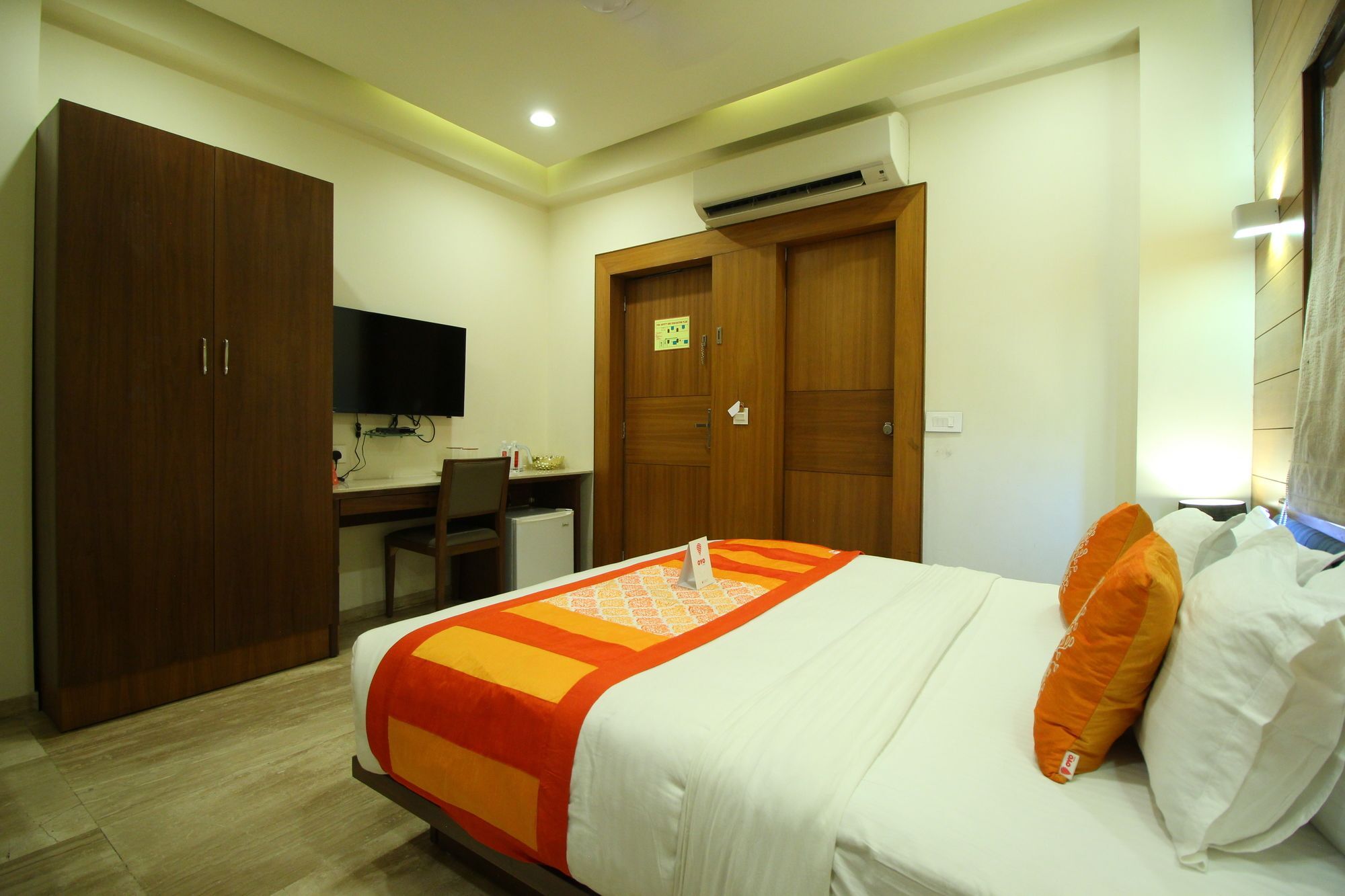 Oyo 8992 Hotel Kyra Amhedabad Dış mekan fotoğraf