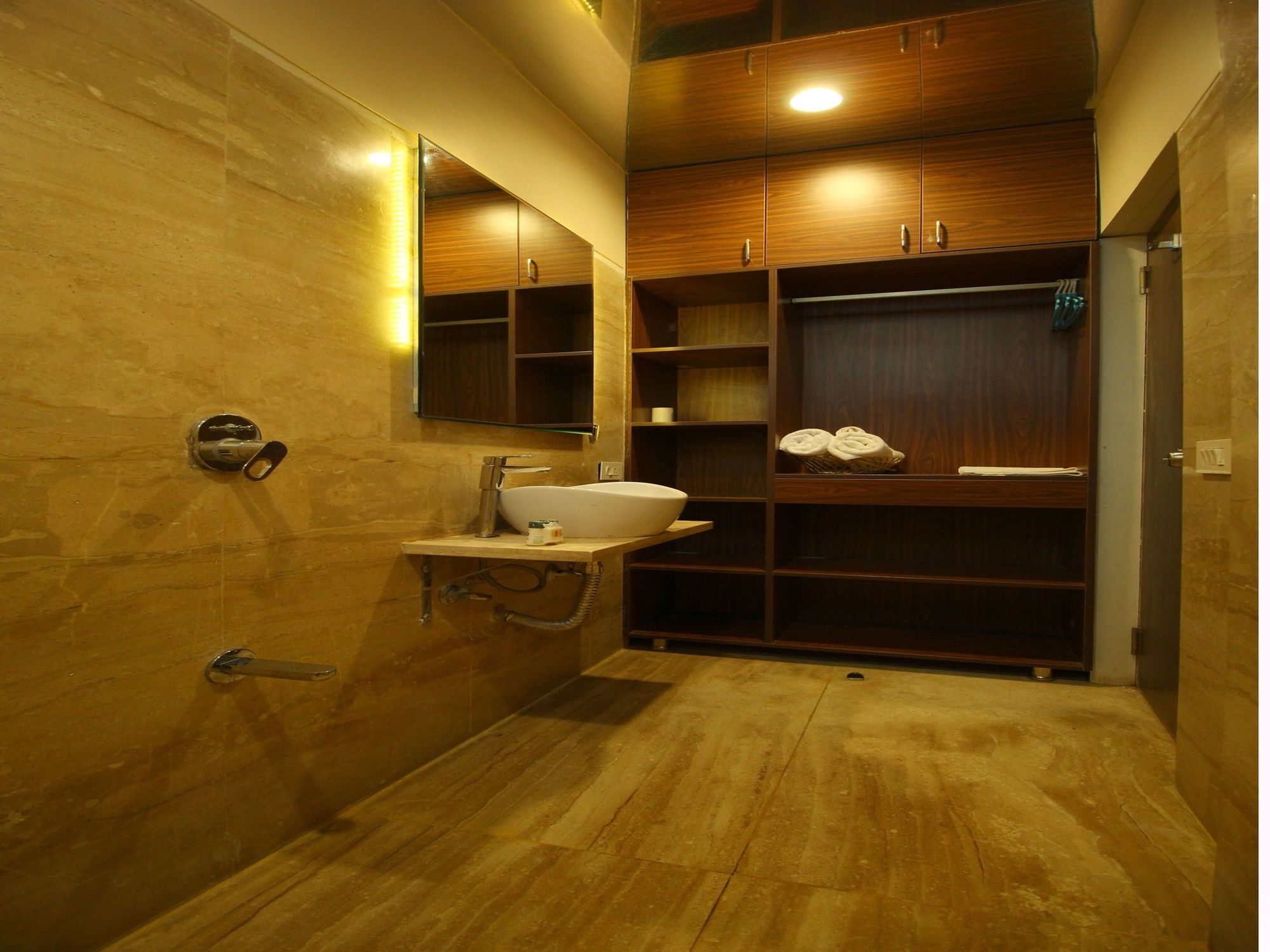 Oyo 8992 Hotel Kyra Amhedabad Dış mekan fotoğraf
