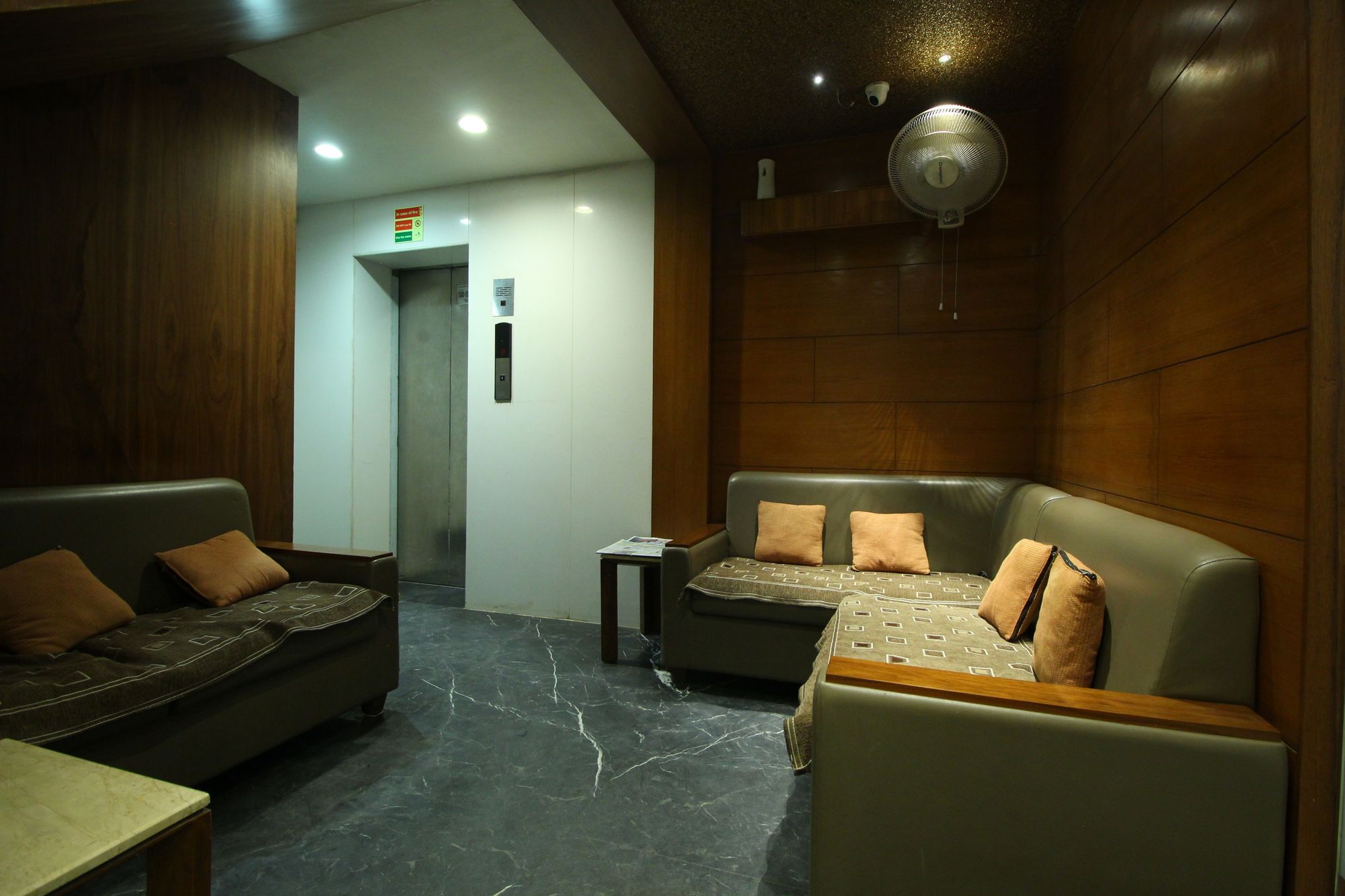 Oyo 8992 Hotel Kyra Amhedabad Dış mekan fotoğraf