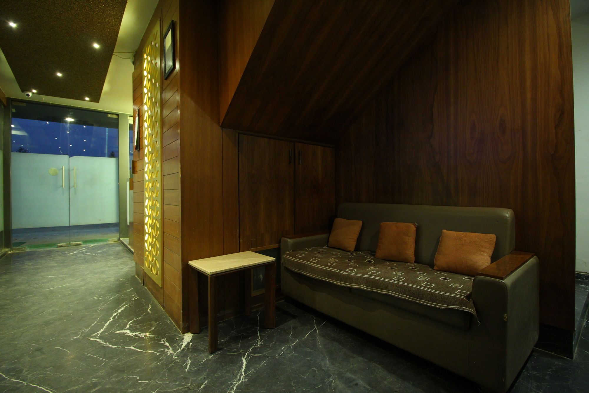 Oyo 8992 Hotel Kyra Amhedabad Dış mekan fotoğraf